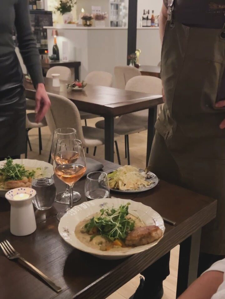 Instagram post from ellevilde.hotel. This post is in position 5.