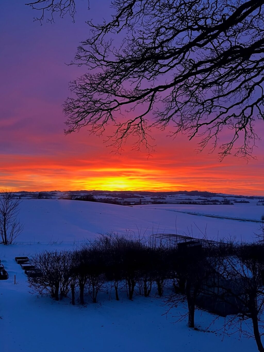 Instagram post from ellevilde.hotel. This post is in position 0.