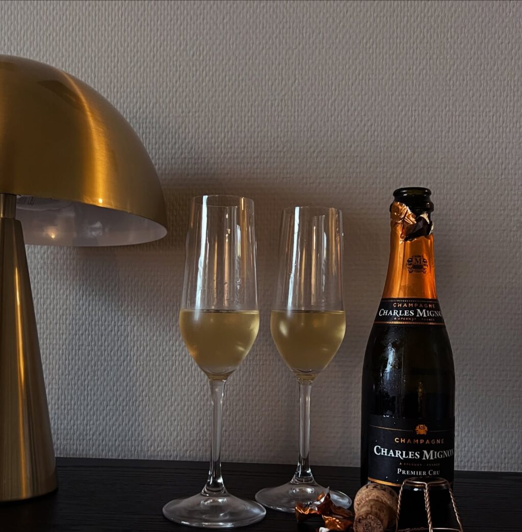 Instagram post from ellevilde.hotel. This post is in position 4.