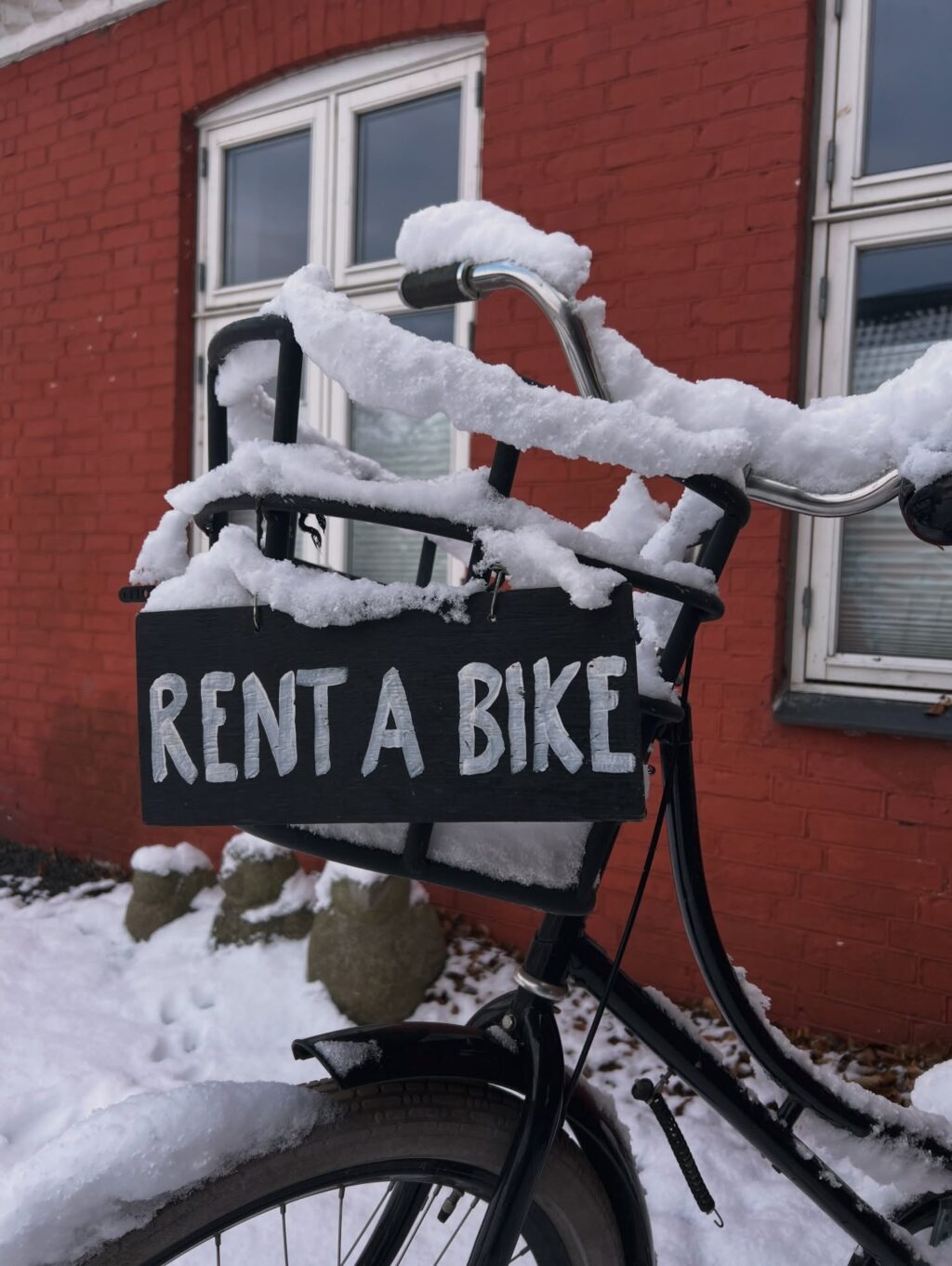 Instagram post from ellevilde.hotel. This post is in position 0.