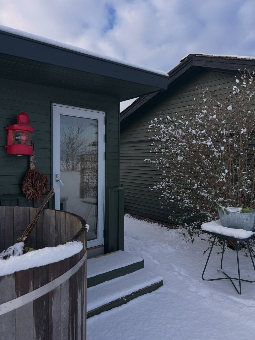 Instagram post from ellevilde.hotel. This post is in position 5.