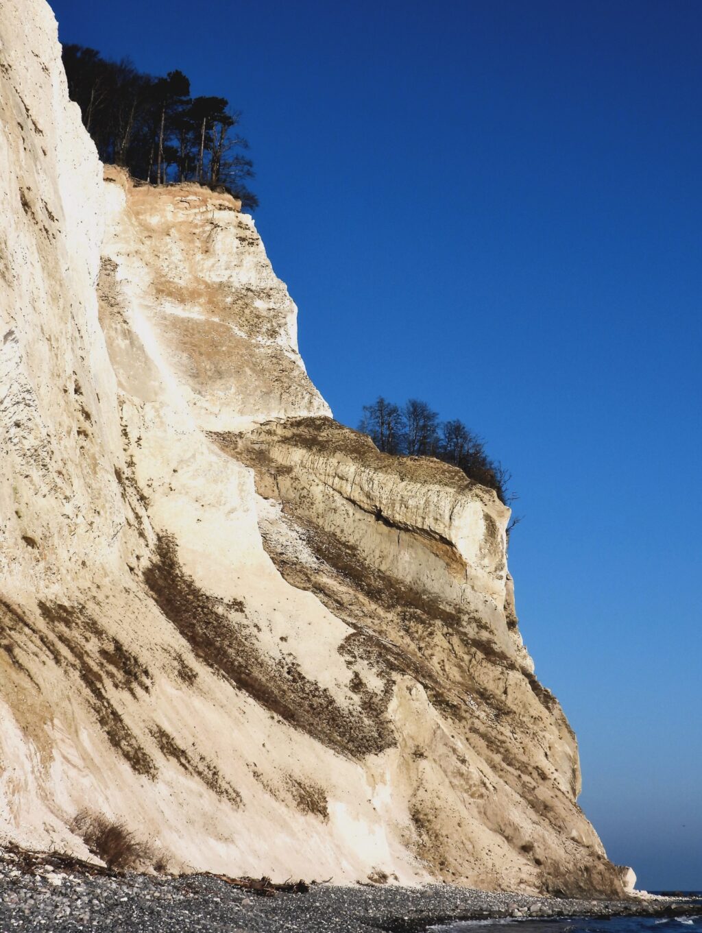 Instagram post from ellevilde.hotel. This post is in position 2.